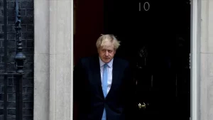 İngiltere Başbakanı Boris Johnson, zatürre olduğundan şüphelenilen 4 yaşındaki bir