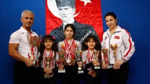Cimnastik milli takım antrenörleri Özcan-Yaşam Özdemir çiftinin aynı sporla uğraşan