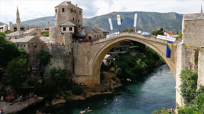 Geleneksel Mostar Köprüsü’nden '454 yıldır devam eden gelenek'