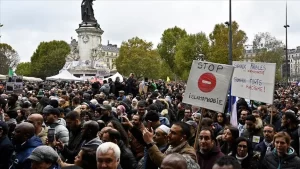 Fransa'da başta Cumhurbaşkanı Emmanuel Macron olmak üzere Fransız yetkililerin Hazreti