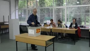 Kuzey Makedonya'da 12 Nisan'da yapılması planlanan ancak yeni tip koronavirüs