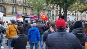 Azerbaycan'ın Paris Büyükelçiliği, Dağlık Karabağ'da Fransız vatandaşları tarafından işlenen savaş