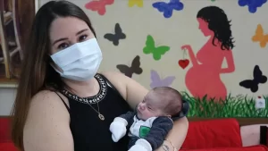 İzmir'de doğuma 4 gün kala yeni tip koronavirüs (Kovid-19) olduğu