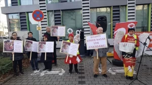 Almanya'da yaşayan Türk ailenin 4 günlük bebeğini alan Gençlik Dairesine