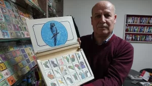Konya'da 63 yaşındaki Mehmet Şimşek, çöpten topladığı mektup pullarıyla başladığı,