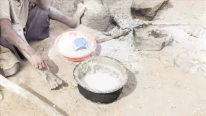 Kenya’da yeni tip koronavirüs salgını sonrası işsiz kalan bir annenin