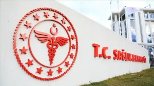 Türkiye'de son 24 saatte 1053 kişiye yeni tip koronavirüs (Kovid-19)