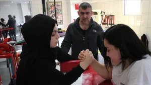 Yalova'nın Termal ilçesinde yaşayan lise öğrencisi Nisa Camadan, Avrupa üçüncüsü