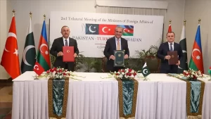 Dışişleri Bakanı Mevlüt Çavuşoğlu, Azerbaycan Dışişleri Bakanı Ceyhun Bayramov ve