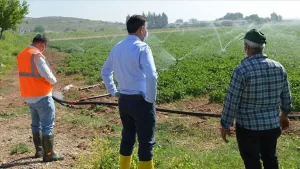 Adana'da, yeni tip koronavirüs (Kovid-19) önlemleri kapsamında evinden çıkamayan, kronik