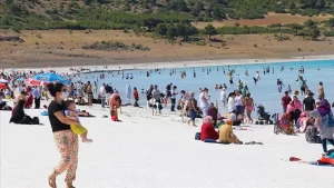 Burdur'un Yeşilova ilçesindeki, beyaz kumsalı ve turkuaz rengi dolayısıyla "Türkiye'nin