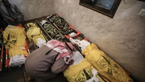 İslami Cihad yöneticilerinden Halid el-Batş, hayatını kaybeden Sevarika ailesinin fertleri