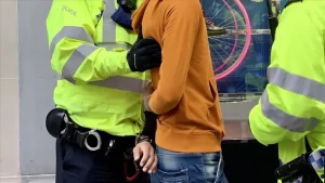 Fransa'da, Dijon Savcılığı, "şiddete yönelik eyleme katılma ve izinsiz gösteri