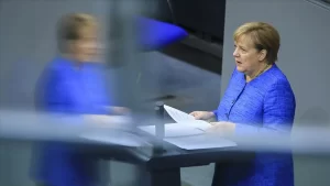 Almanya Başbakanı Angela Merkel, Türkiye'nin NATO üyesi olarak kalması gerektiğini