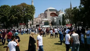 Ayasofya-i Kebir Cami-i Şerifi'nde Kurban Bayramı'nın ikinci günü ziyaretçi yoğunluğu