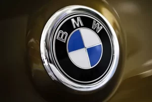 Alman lüks otomobil üreticisi BMW, Avrupa ve Kuzey Amerika’daki fabrikalarında