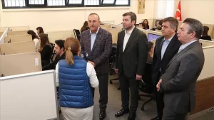 Dışişleri Bakanı Mevlüt Çavuşoğlu, Dışişleri Bakanlığı Konsolosluk Çağrı Merkezinde, Bakanlığın