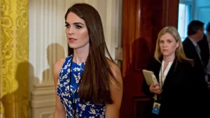 Hope Hicks'in, Trump'ın salı günü başkanlık tartışması için gittiği Ohio