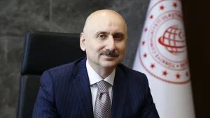 Ulaştırma ve Altyapı Bakanı Karaismailoğlu, Kovid-19 salgını döneminde, e-Devlet Kapısı