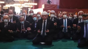 Yunanistan Yüksek Mahkemesinden emekli avukat papaz Lambros Fotopulos, Cumhurbaşkanı Recep