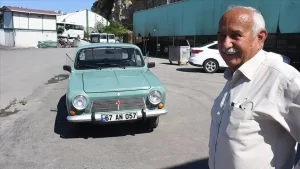 Emral, 27 yıl önce arkadaşının kullandığı Anadol marka otomobili beğenerek