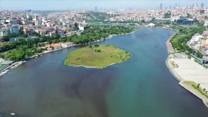 Suyun renk değişimi, Haliç Köprüsü'nden Eyüpsultan Silahtarağa'ya kadar olan bölümde