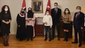 Ülkedeki rol modeli Türkleri öne çıkarmak amacıyla 3 yıl önce