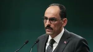 Cumhurbaşkanlığı Sözcüsü Kalın, umreden dönen vatandaşların sağlık kontrollerinin yapıldığını ve