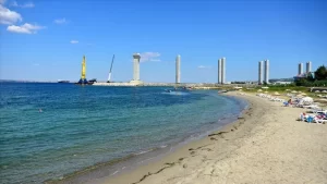 Tamamlandığında "Dünyanın en büyük orta açıklıklı asma köprüsü" unvanını alacak,