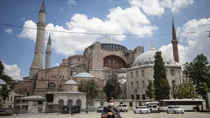 Danıştay kararının ardından müze olmaktan çıkarılıp Diyanet İşleri Başkanlığı'na devredilen