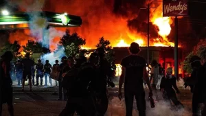 ABD'nin Atlanta kentinde siyahi bir kişinin polis tarafından vurulmasının ardından