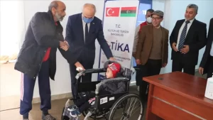 Zintan Belediyesi Sosyal Hizmetler Müdürlüğünde düzenlenen dağıtım törenine, TİKA Libya