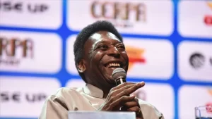 "Edinho" lakaplı Edson Cholbi do Nascimento, babası Pele hakkında Brezilya'nın