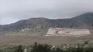 Boyamanın hava koşullarına da bağlı olarak 20-25 iş gününde tamamlanması