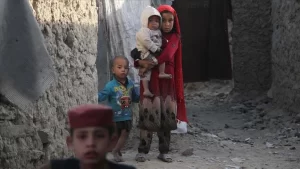 Yıllardır iç savaş ve kuraklığın pençesindeki Afganistan, çocuklar açısından dünyanın