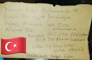 Bursa'nın İnegöl ilçesinde Kovid-19 tedavisinin ardından sağlığına kavuşan kişi, sağlık