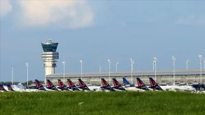 Brüksel Havayolları'ndan yapılan yazılı açıklamada, dünya çapındaki koronavirüs krizinin neden