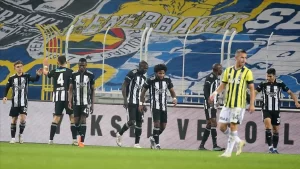 Süper Lig'in 10. haftasında Beşiktaş, Fenerbahçe'yi deplasmanda 4-3 yendi. 2.