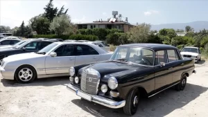 Çeşitli illerden gelen Mercedes tutkunları, 200'den fazla aracın katılımıyla Hatay'ın