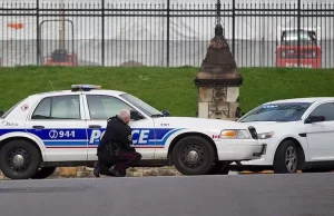 Kanada’nın Nova Scotia eyaletinde bir kişinin gerçekleştirdiği silahlı saldırılarda, 16