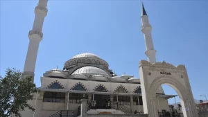 Hakkari'de yapımı tamamlanan, aynı anda 2 bin 500 kişinin ibadet