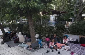 Yunanistan'ın Midilli Adası'ndaki Moria Kampı'nda iltica hakkını elde eden ve