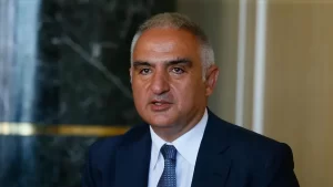 Kültür ve Turizm Bakanı Mehmet Nuri Ersoy, "Türkiye olarak 'Sağlıklı