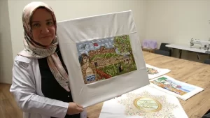 Gaziantep'te yaşayan Taşçı, başta ünlü ressamların eserleri olmak üzere çeşitli