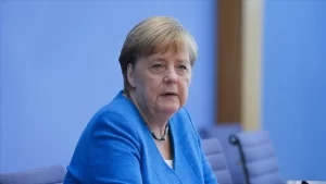 Almanya Başbakanı Angela Merkel ve Almanya Maliye Bakanı Olaf Scholz,