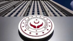 Aile, Çalışma ve Sosyal Hizmetler Bakanı Zehra Zümrüt Selçuk, üniversite