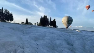 Türkiye'nin seçkin turizm merkezlerinden Pamukkale'de ocak-mart döneminde 12 bin turisti