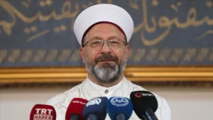 Diyanet İşleri Başkanı Prof. Dr. Ali Erbaş, Ayasofya Camisi'nde görevlendirilen