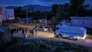 Bursa'da iki grup arasında çıkan kavgaya müdahale eden polis memuru