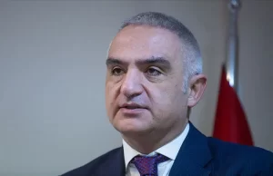 Türkiye'ye gelen her yolcuya koronavirüs testi uygulanacağı açıklandı.